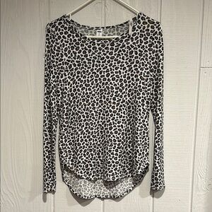 Old Navy Leopard Print Long Sleeve Top